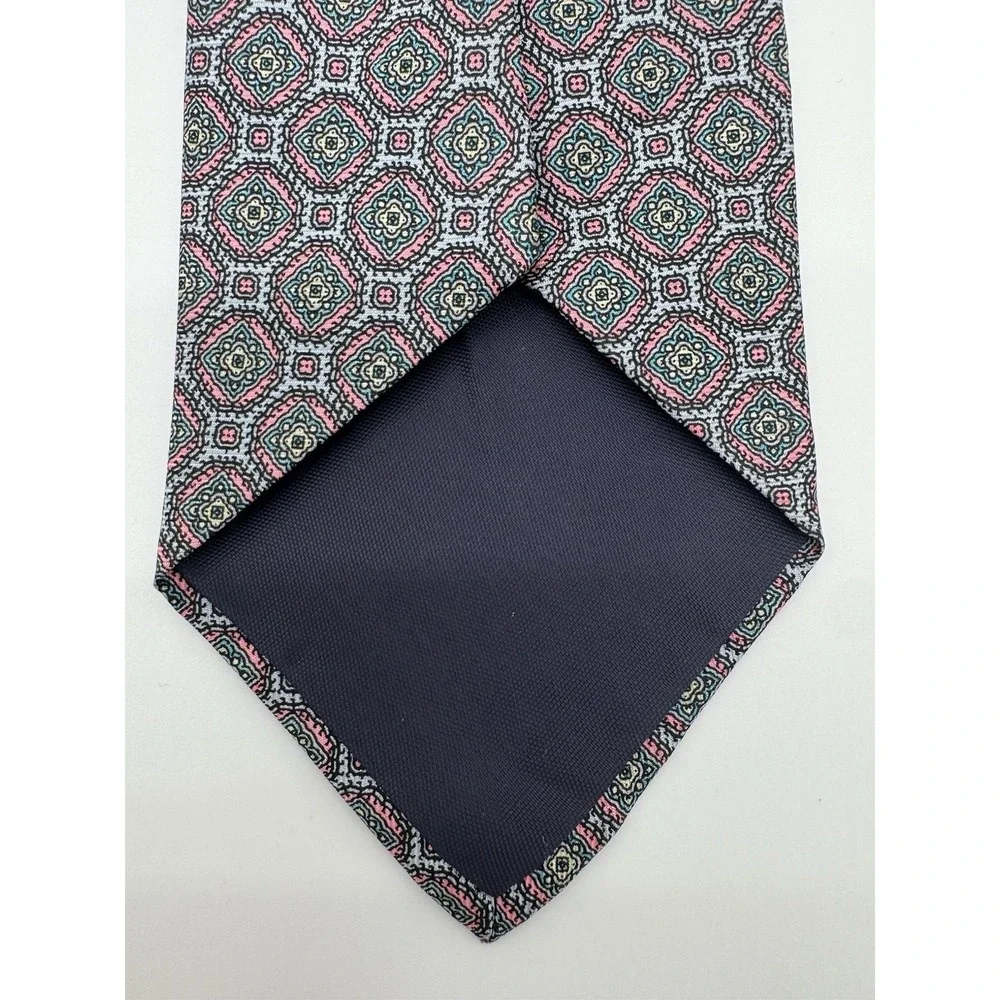 Barneys New‎ York Silk Tie Geometric Medallion Gray Pink Blue Made USA Classic